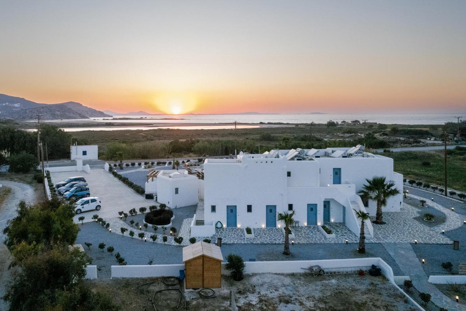 Naxos Finest Hotel & Villas Naxos City ภายนอก รูปภาพ